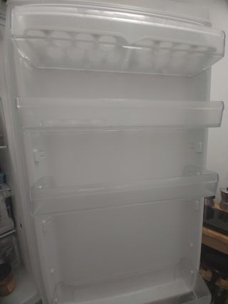 Nevera y congelador blanco Indesit 