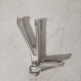 Estribera pasajero lado izquierdo Honda CBR 650 R 