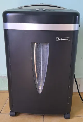 Destructora de Papel Fellowes Negra y Plateada