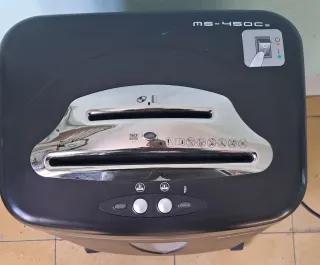 Destructora de Papel Fellowes Negra y Plateada