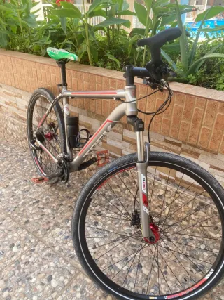 Bicicleta TREK Talla L Rueda 29
