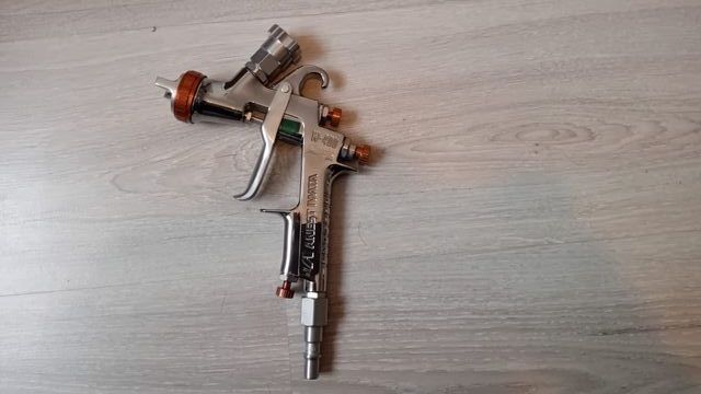 Pistola de pintar. Está de fabrica nueva AW400