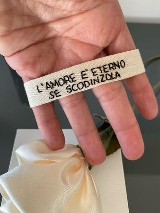 Bracciale con scritta L'amore è eterno