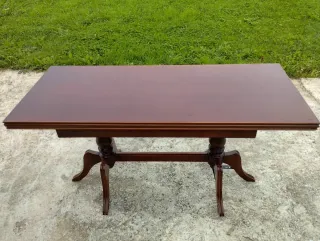 Mesa antigua abatible de madera