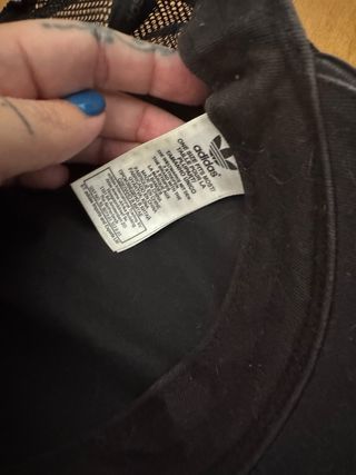 Gorra Adidas Negra y Dorada