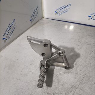 Soporte estribera lado derecho Honda CBR 650 R 