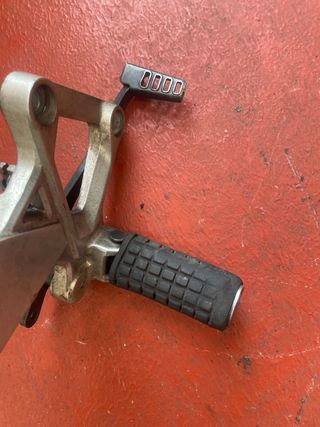 Estribera Freno Honda CBR125R 2013
