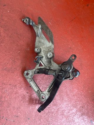 Estribera Freno Honda CBR125R 2013
