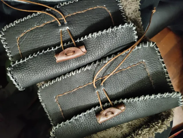 2 Porta Tabacco in Cuoio Nero