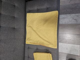 Fundas Gullklocka cojín Ikea grises y amarillas