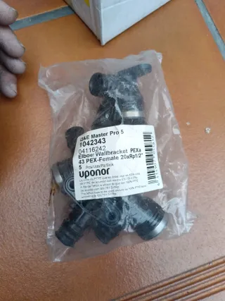 Uponor Elbow Wallbracket PEXa 20xRp1/2