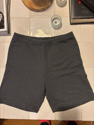 Conjunto top tirantes y pantalón corto gris