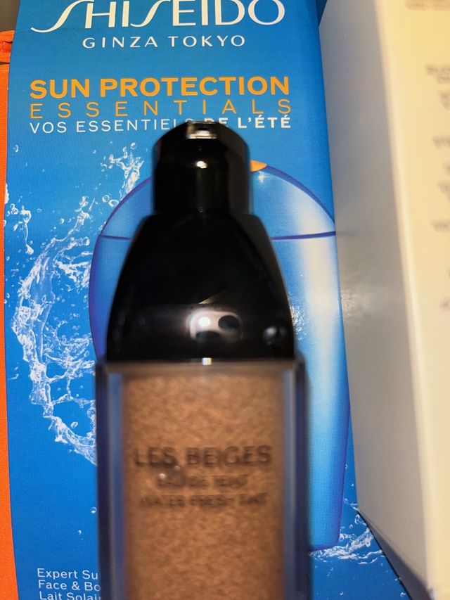 Chanel Les Beiges Eau de Teint Light Deep