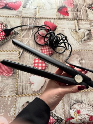 Piastra per capelli ghd gold nera
ben tenuta 