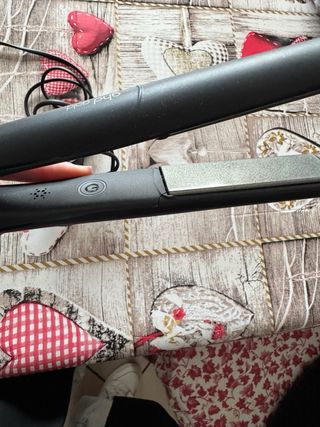 Piastra per capelli ghd gold nera
ben tenuta 