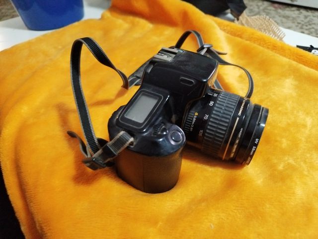 Fotocamera Canon EOS 1000F