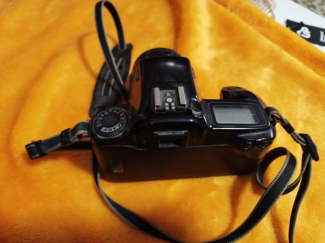 Fotocamera Canon EOS 1000F