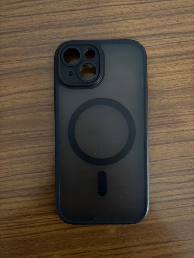 Funda iPhone 15 Negra Magnética