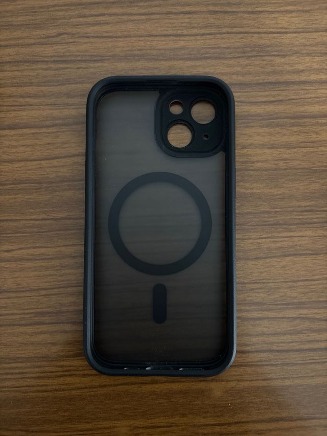Funda iPhone 15 Negra Magnética