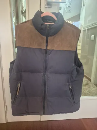 Chaleco azul marino con ante