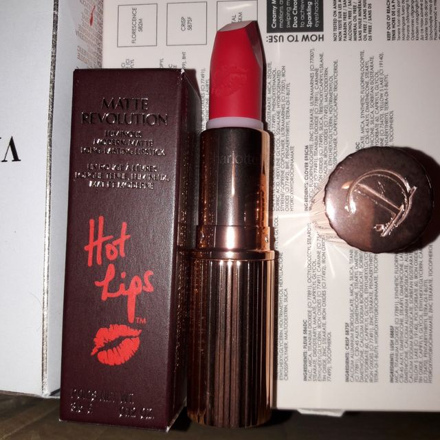Charlotte Tilbury Batom Matte Revolution Vermelho