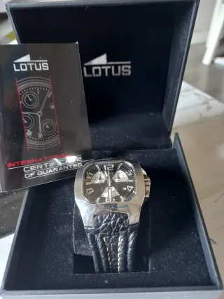 Reloj Lotus Hombre Negro y Plateado