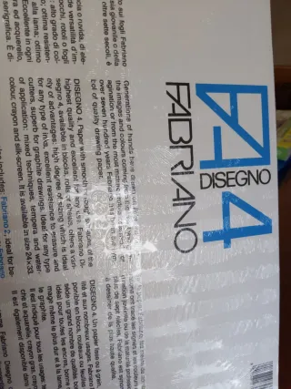 Fabriano F4 220g LISCIO 33x 48 riquadrato