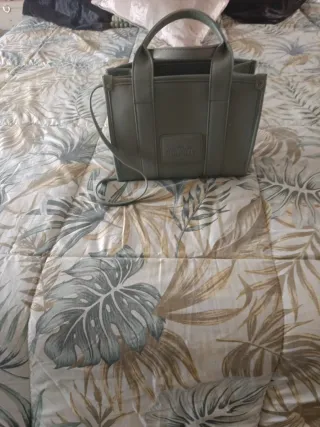 Bolso Tote Marc  Verde
De mano y para colgar 