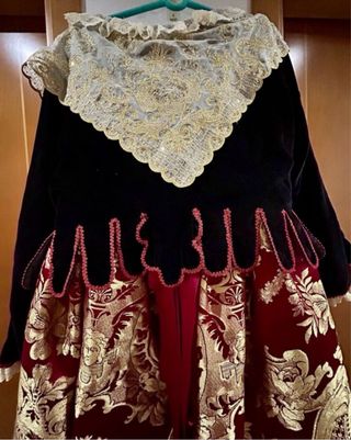 Traje Fallera Valenciana Negro y Dorado