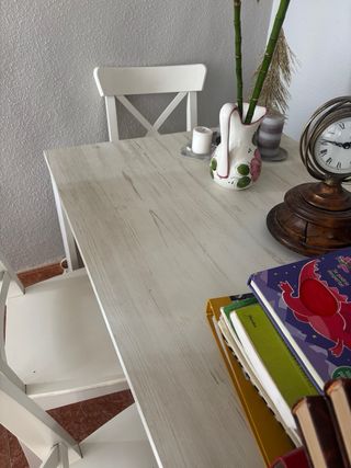 Mesa y 6 Sillas Comedor. 
