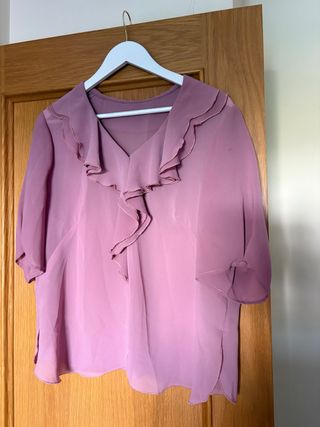 Blusa rosa seda volantes