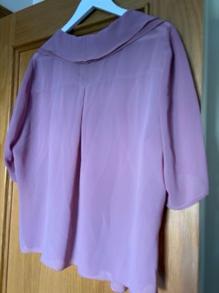 Blusa rosa seda volantes