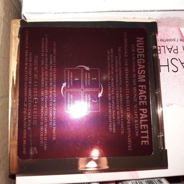 Charlotte Tilbury Paleta Iluminador Bronzer