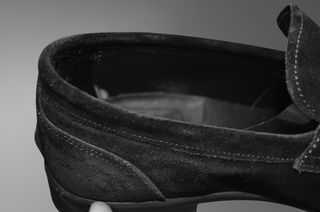 Mocasines de ante negro con hebilla