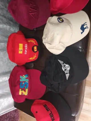Lote de 12 gorras variadas