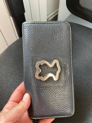 Cartera Tous piel negra y dorada
