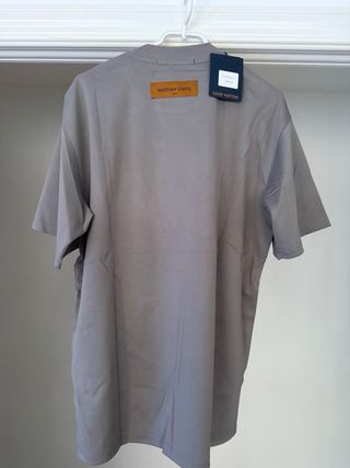 Camiseta Louis Vuitton Gris Talla XXL Y XL 
BOSSXL