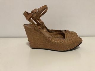 Zapatos cuña de piel. PONS QUINTANA. Talla 38