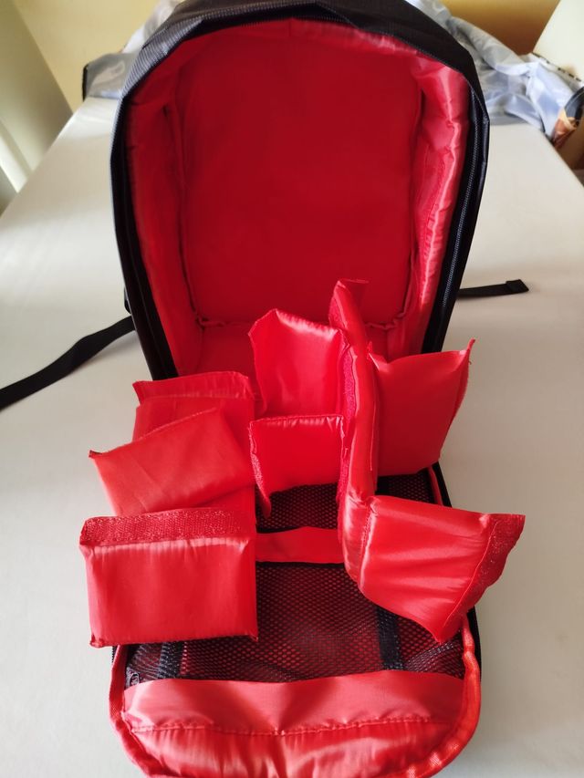 Mochila cámara fotos negra.