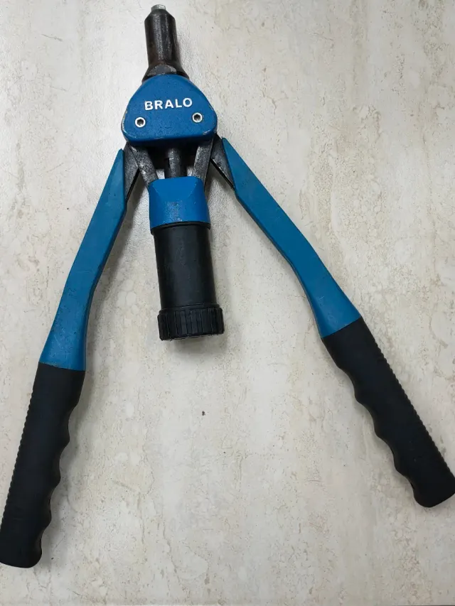 Remachadora Bralo BM-160