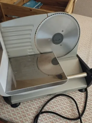 Máquina de embutido