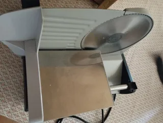 Máquina de embutido