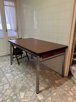 Mesa de comedor madera y metal