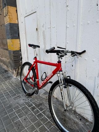 Bicicleta Cannondale Clásica Roja
