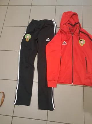 Chándal Adidas Negro y Rojo