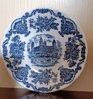 Set 2 tazzine Royal Homes Britain