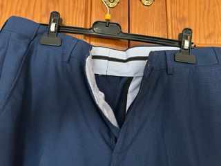 Traje de chaqueta azul nuevo