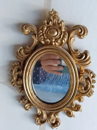 Cuadros Antiguos y Cornucopias Decorativas