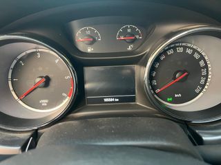 Opel Astra Año 2016 - 7.900€