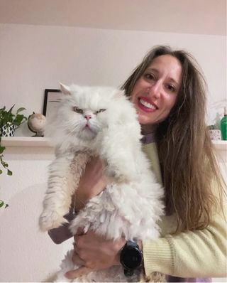 Cuidado de mascotas con cariño y confianza